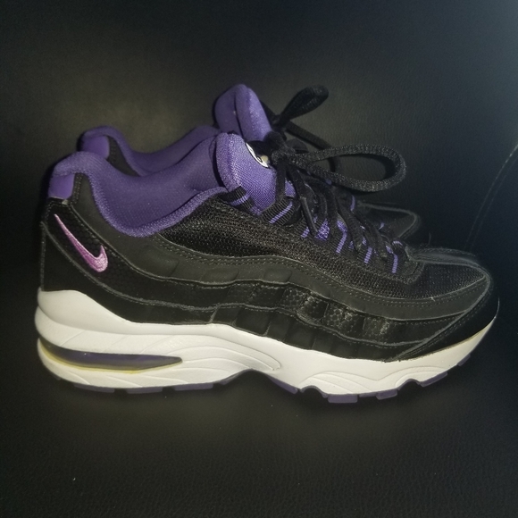 Nike Air Max '95 LE Size 4.5Y - Picture 4 of 13